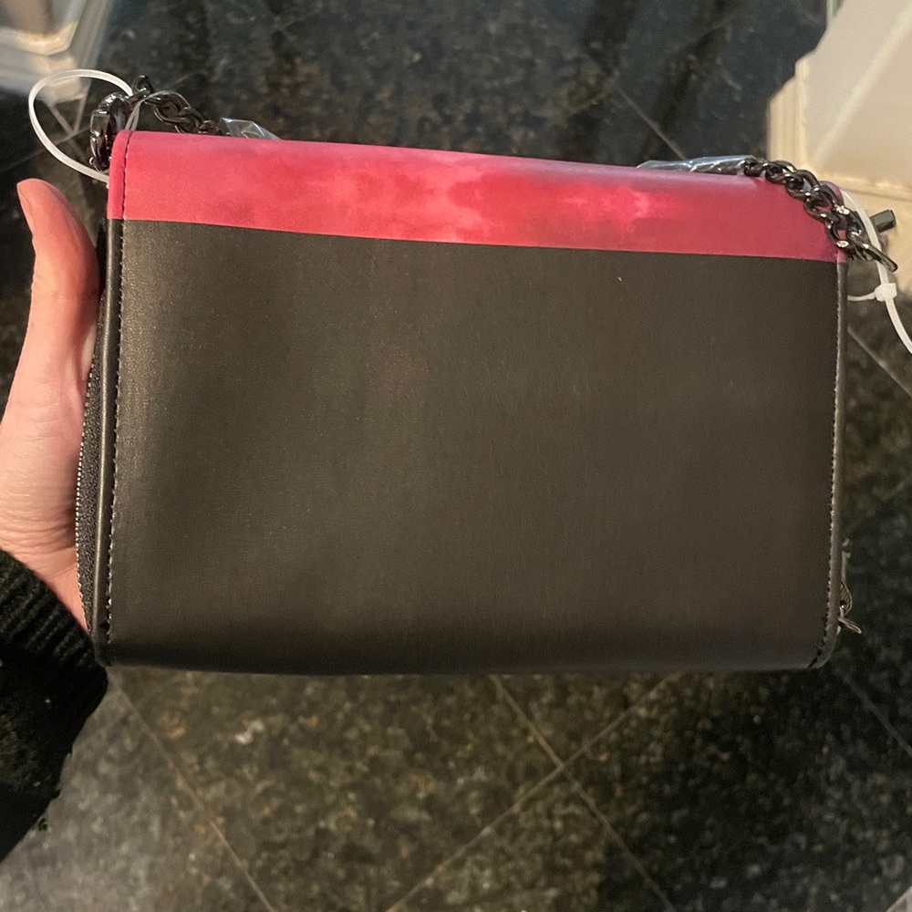 Betsey Johnson “Vacay Far Away” Crossbody Bag - Picture 4 of 7